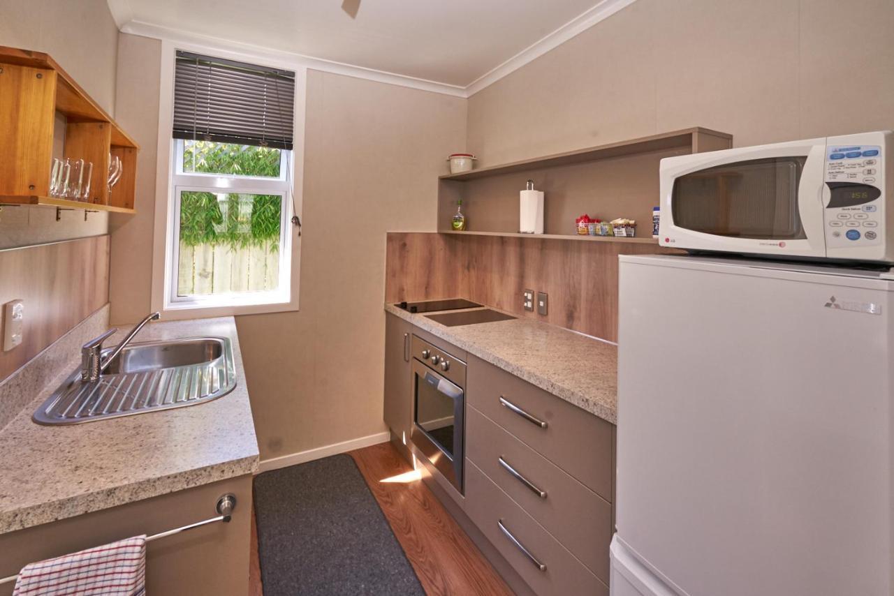 Accommodation Fiordland The Bach - One Bedroom Cottage At 226B Milford Road Te Anau Exterior foto